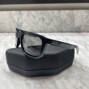 Men’s Nike glossy black sunglasses